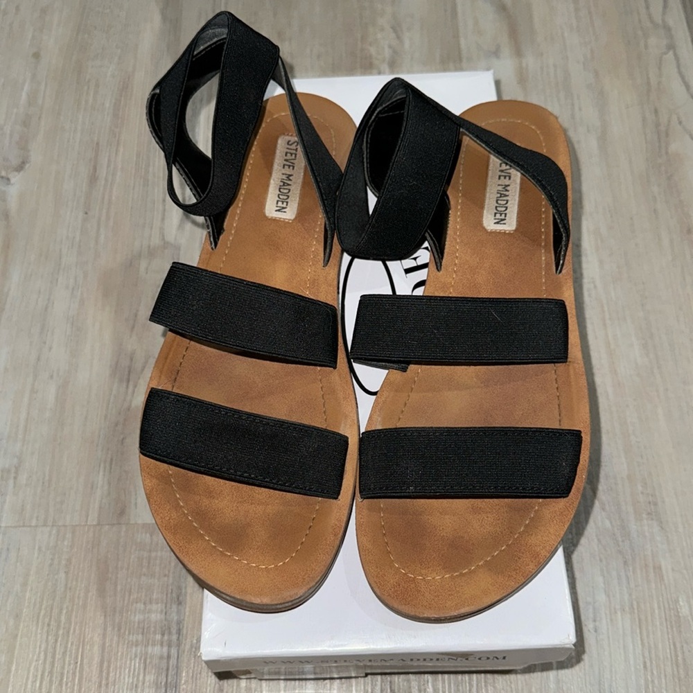 Steve Madden: Gently Used - Black Sandal with Box Size 9
